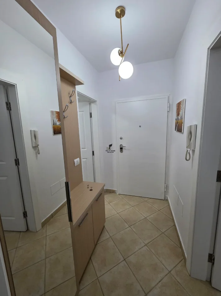 Tirane, jepet me qera apartament 1+1 Kati 4, 65 m² 650 € (ISH EKSPOZITA)