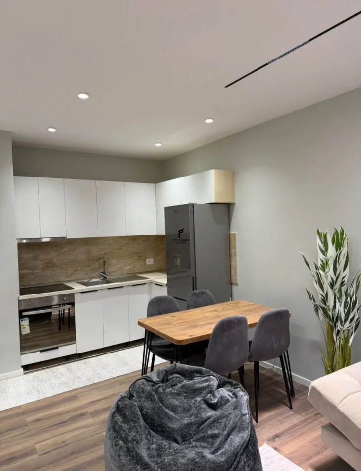 Tirane, jepet me qera apartament 1+1 Kati 5, 70 m² 550 € (ASTIR)
