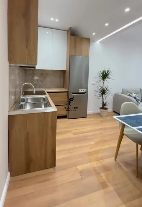 Tirane, shitet apartament 1+1 Kati 4, 60 m² 163.000 € (PAZARI I RI)