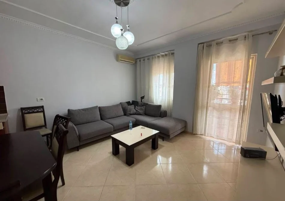 Tirane, jepet me qera apartament 2+1 Kati 7, 80 m² 550 € (5 MAJI)