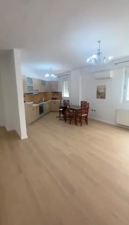 Tirane, jepet me qera zyre Kati 2, 120 m² 900 € (GARDA)