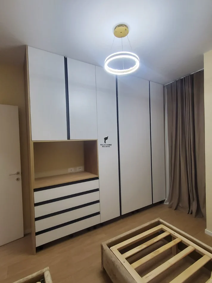 Tirane, jepet me qera apartament 2+1 Kati 1, 120 m² 1.300 € (LIQENI I THATE)