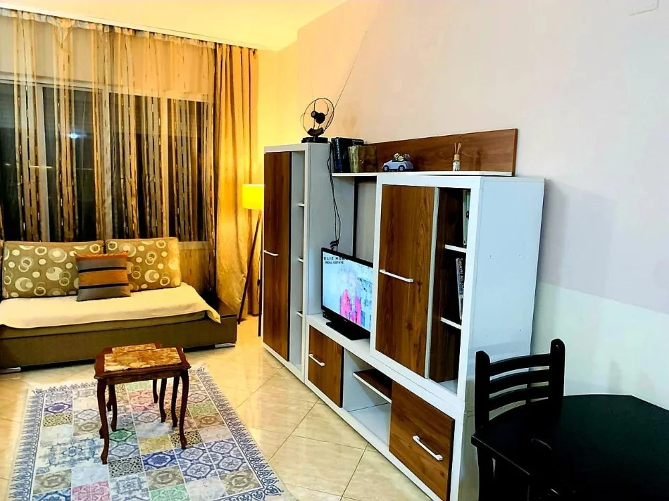 Tirane, jepet me qera apartament 1+1 Kati 4, 73 m² 600 € (RRUGA E KAVAJES)