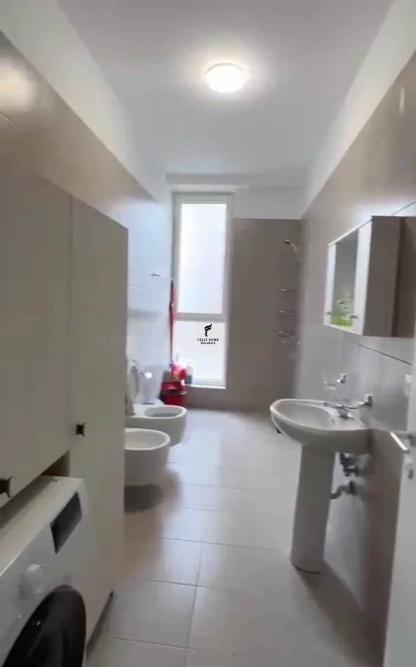 Tirane, jepet me qera apartament 2+1 Kati 2, 120 m² 1.500 € (STACIONI I TRENIT)