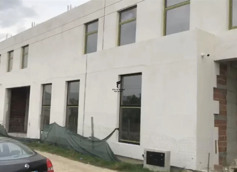 Tirane, jepet me qera magazine , 2.000 m² 7.000 € (KAMEZ)