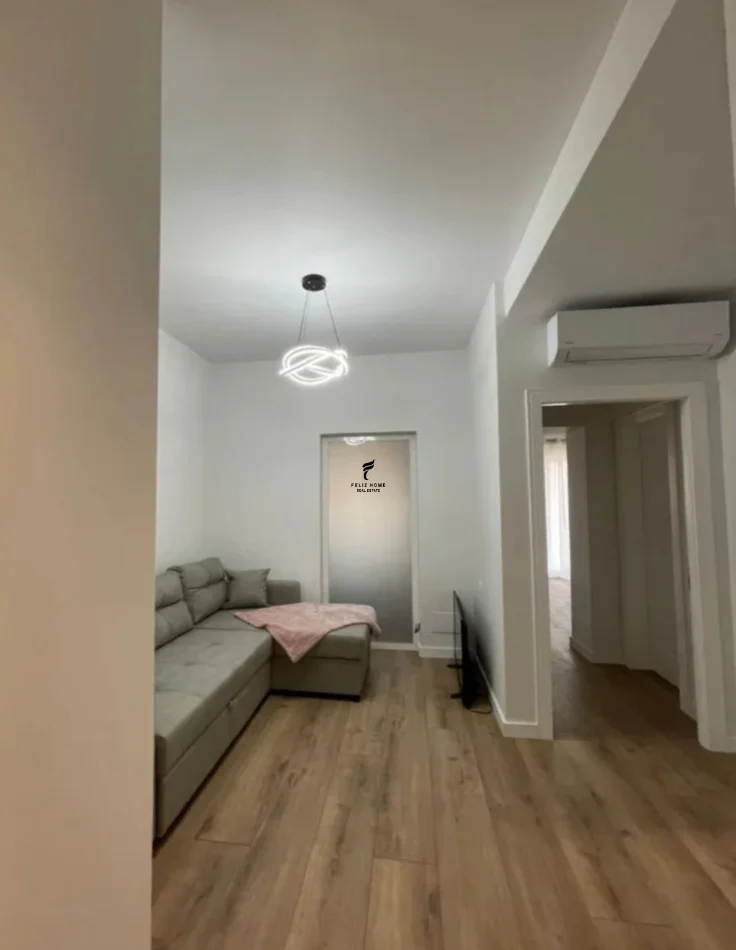 Tirane, jepet me qera apartament 1+1 Kati 4, 60 m² 500 € (ISH PARKU)