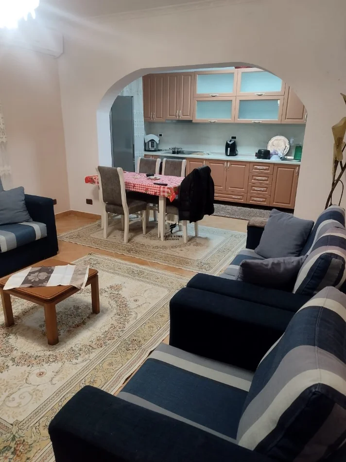 Tirane, jepet me qera apartament 3+1 Kati 2, 220 m² 700 € (KODRA E PRIFTIT)