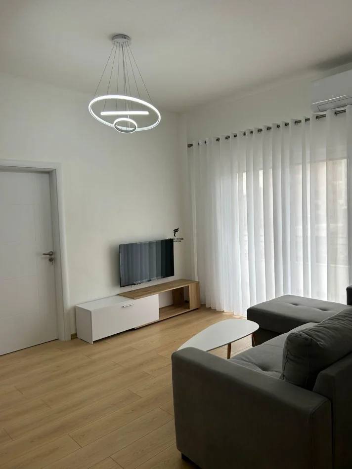 Tirane, jepet me qera apartament 1+1 Kati 3, 60 m² 450 € (ALI DEMI)