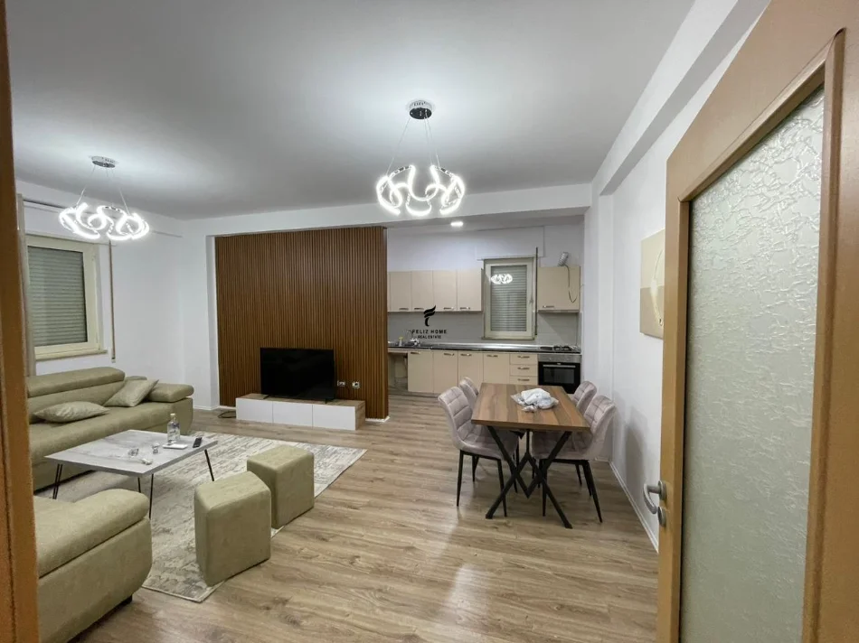 Tirane, jepet me qera apartament 1+1 Kati 5, 88 m² 600 € (LIQENI I THATE)