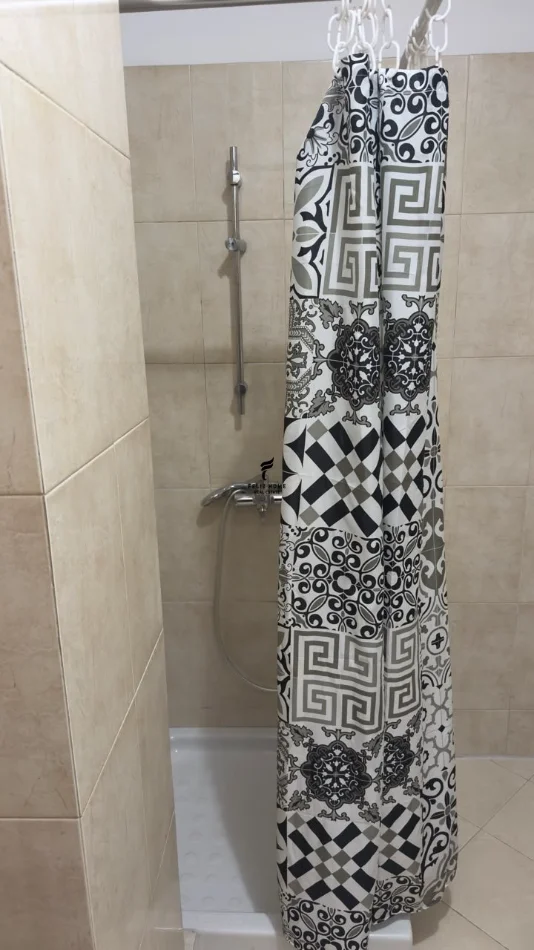Tirane, jepet me qera apartament 1+1 Kati 3, 70 m² 650 € (QENDER)