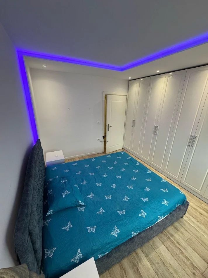 Tirane, jepet me qera apartament 1+1 Kati 4, 65 m² 600 € (21 DHJETORI)