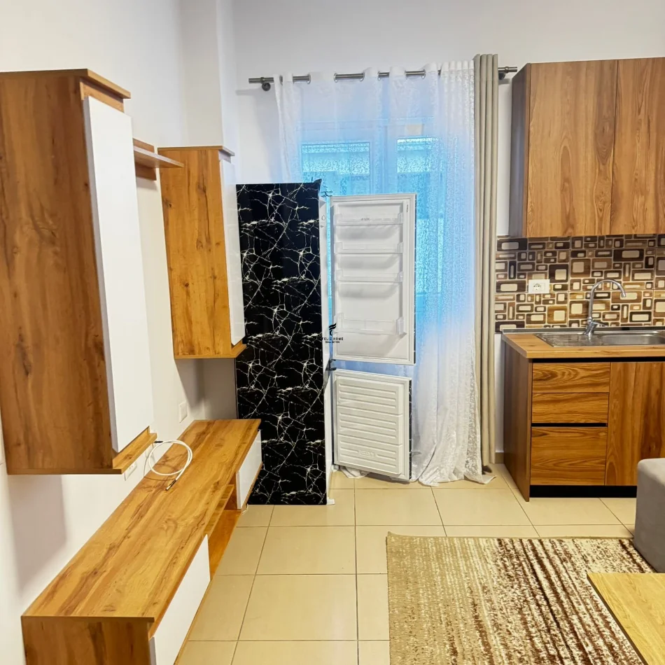 Tirane, jepet me qera apartament 1+1 Kati 0, 75 m² 500 € (5 MAJI)