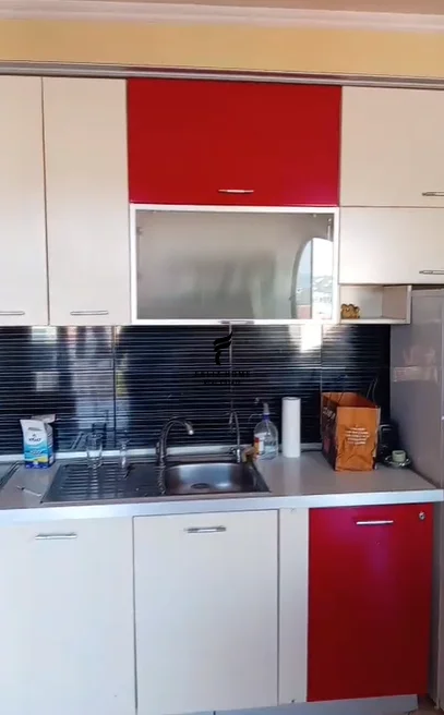 Tirane, jepet me qera apartament 3+1 Kati 11, 100 m² 800 € (RRUGA E KAVAJES)