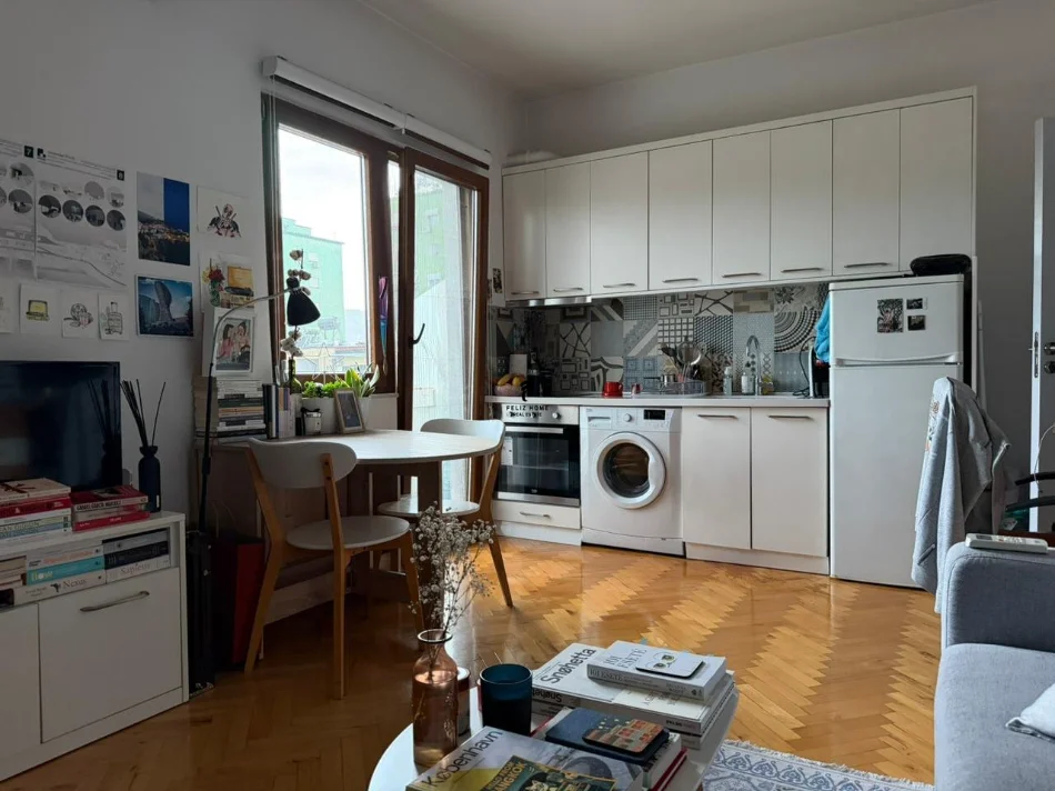 Tirane, jepet me qera apartament 1+1 Kati 5, 65 m² 550 € (MYSLYM SHYRI)