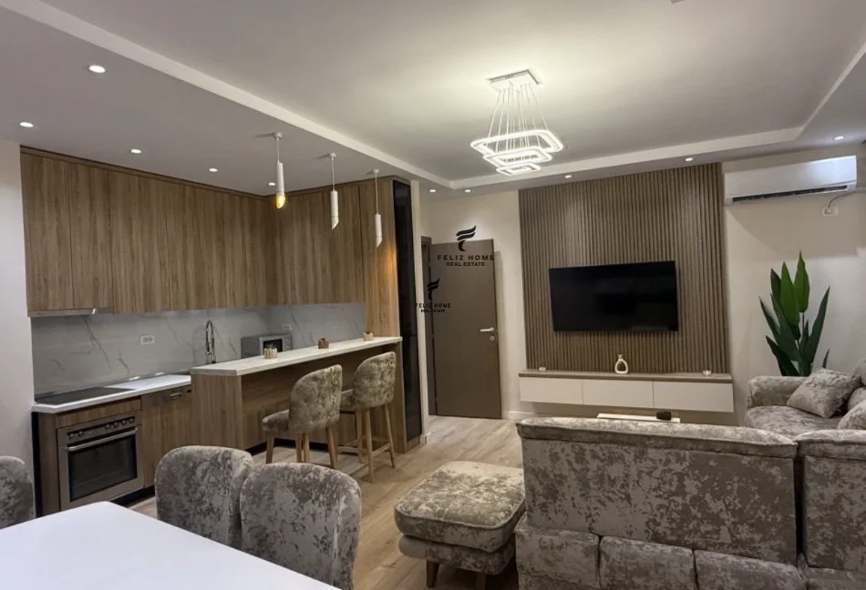 Tirane, jepet me qera apartament 2+1 Kati 2, 150 m² 800 € (PAZARI I RI)
