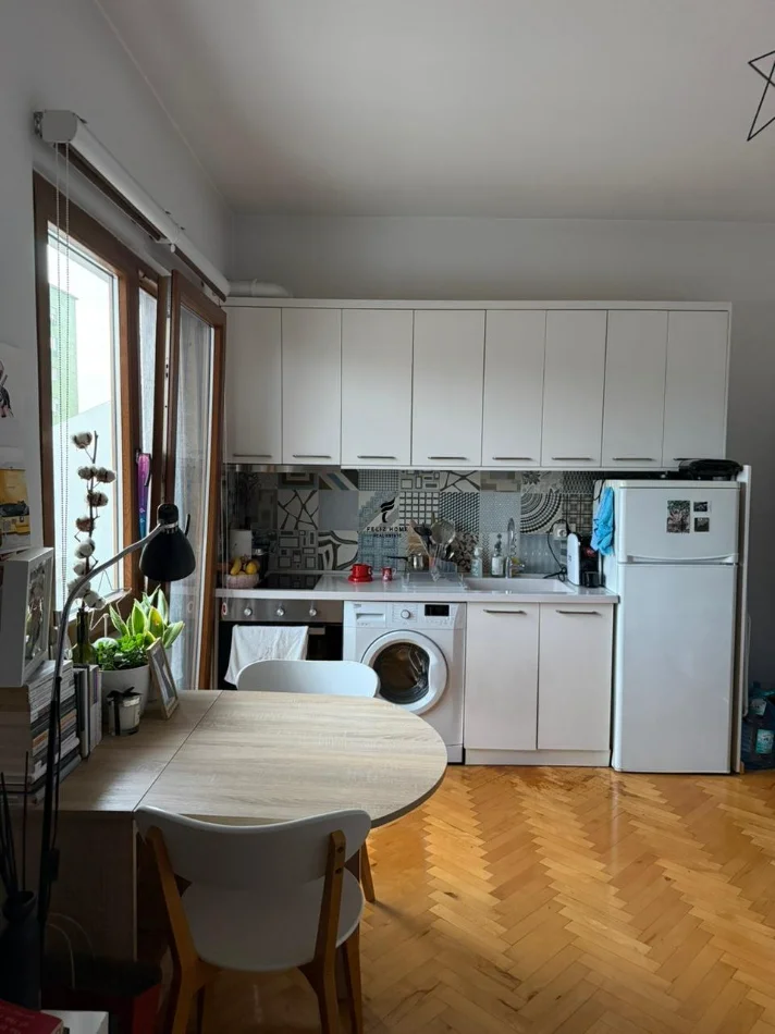 Tirane, jepet me qera apartament 1+1 Kati 5, 100 m² 900 € (MYSLYM SHYRI)