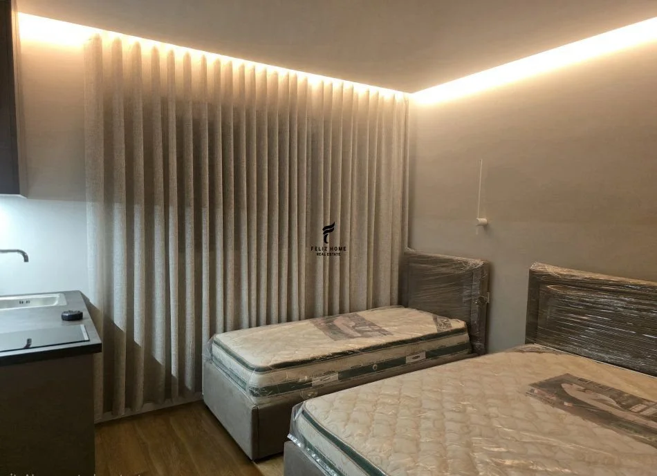 Tirane, jepet me qera garsonier Kati 4, 25 m² 400 € (PAZARI I RI)