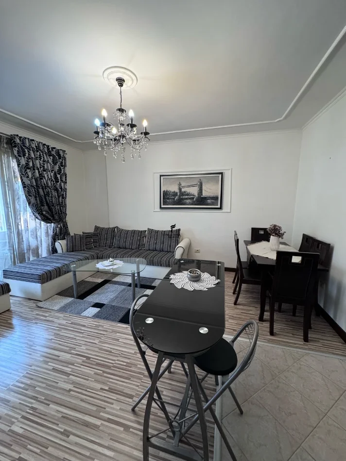 Tirane, jepet me qera apartament 2+1 Kati 3, 85 m² 600 € (LIQENI I THATE)