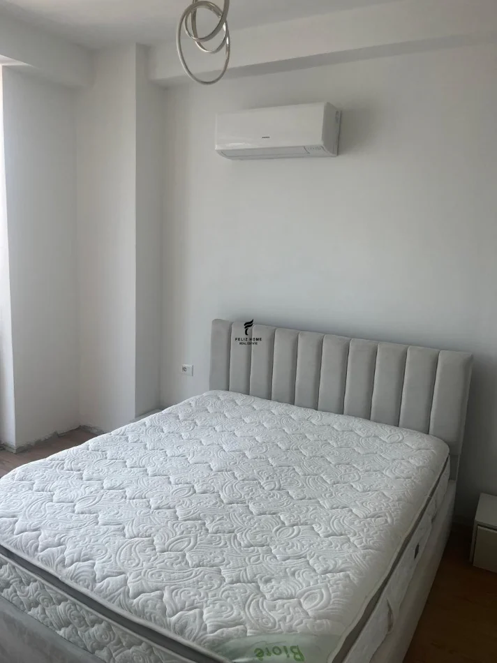 Tirane, jepet me qera apartament 3+1 Kati 9, 110 m² 850 € (QENDER)