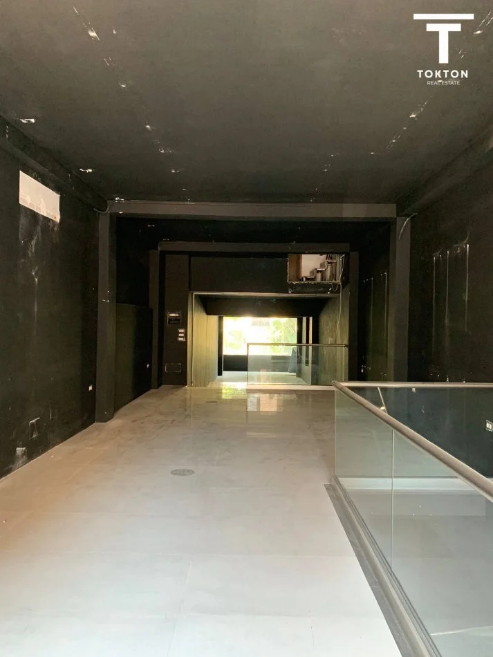 Tirane, jepet me qera ambjent biznesi Kati 0, 280 m² 7.000 € (Bllok)