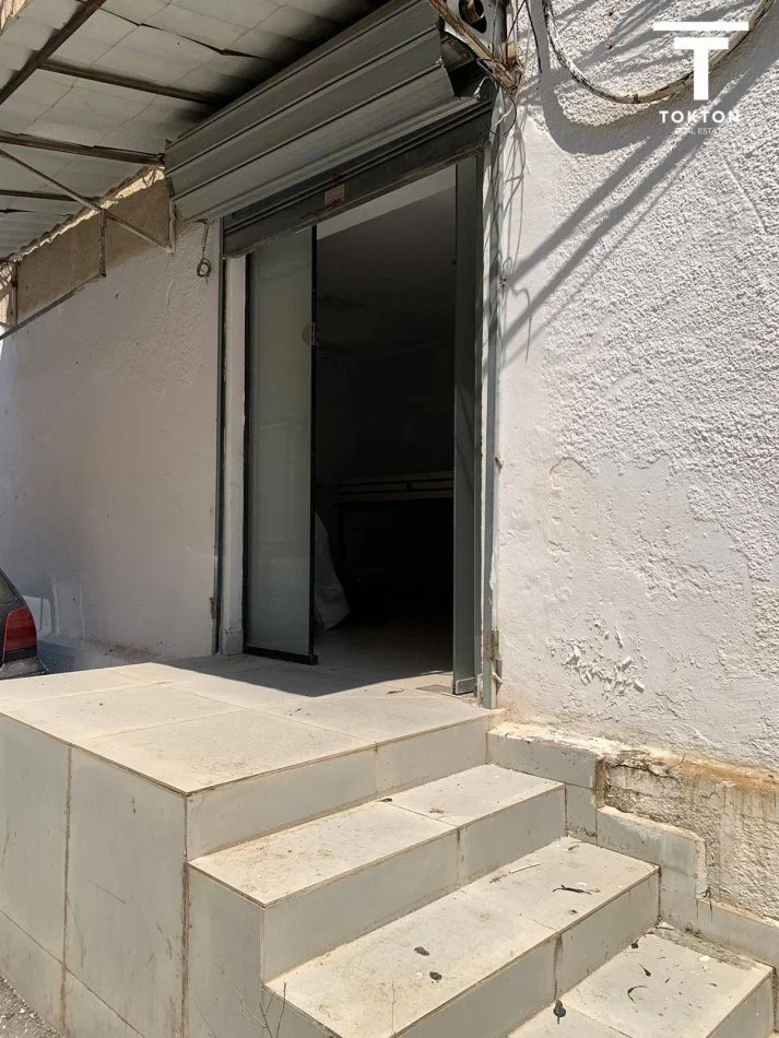 Tirane, jepet me qera dyqan Kati 0, 26 m² 500 € (bllok)