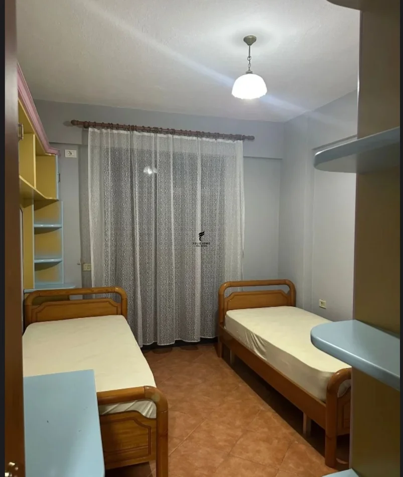 Tirane, jepet me qera apartament 2+1 Kati 5, 100 m² 600 € (MYSLYM SHYRI)