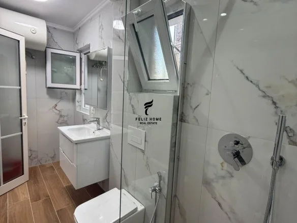 Tirane, shitet apartament 1+1+Ballkon Kati 4, 53 m² 118.000 € (XHAMLLIK)