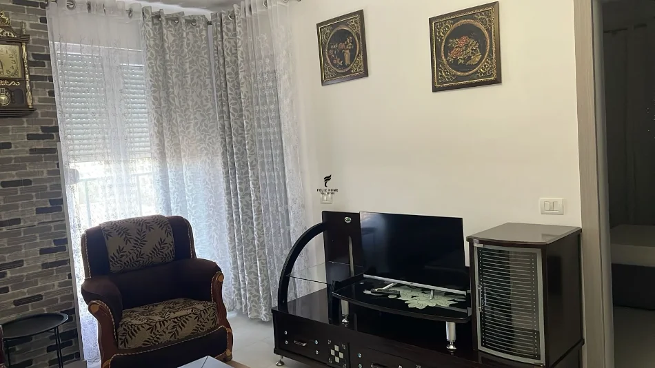 Tirane, jepet me qera apartament 2+1 Kati 5, 100 m² 600 € (5 MAJI)