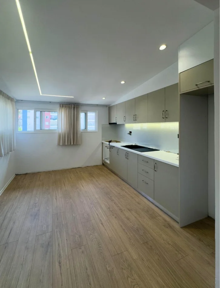 Tirane, shitet apartament 2+1 Kati 5, 90 m² 143.000 € (FRESKU)