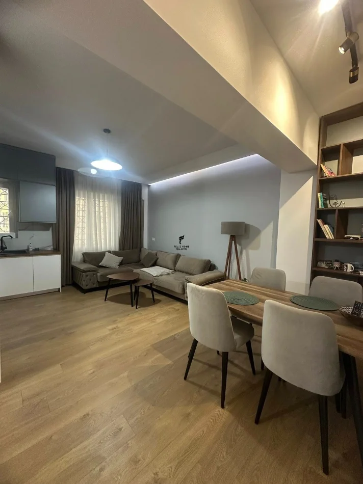 Tirane, jepet me qera apartament 2+1 Kati 2, 90 m² 1.000 € (PAZARI I RI)