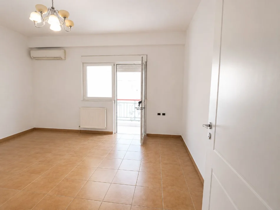 Tirane, jepet me qera zyre Kati 2, 120 m² 1.000 € (BLLOK)