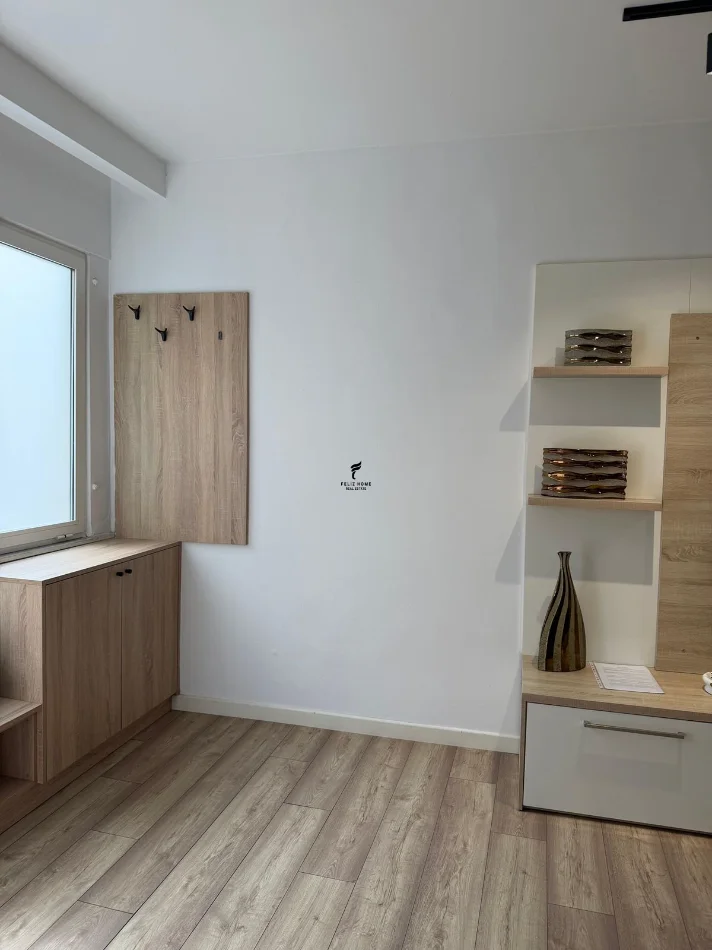 Tirane, jepet me qera apartament 1+1 Kati 1, 65 m² 500 € (RRUGA E BARRIKADAVE)