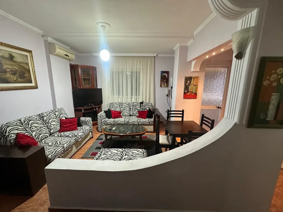 Tirane, jepet me qera apartament 2+1 Kati 11, 80 m² 550 € (LAPRAKE)