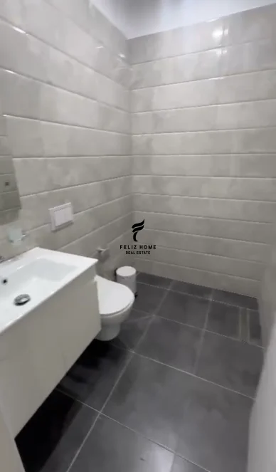 Tirane, jepet me qera apartament 2+1 Kati 2, 80 m² 700 € (PORCELAN)