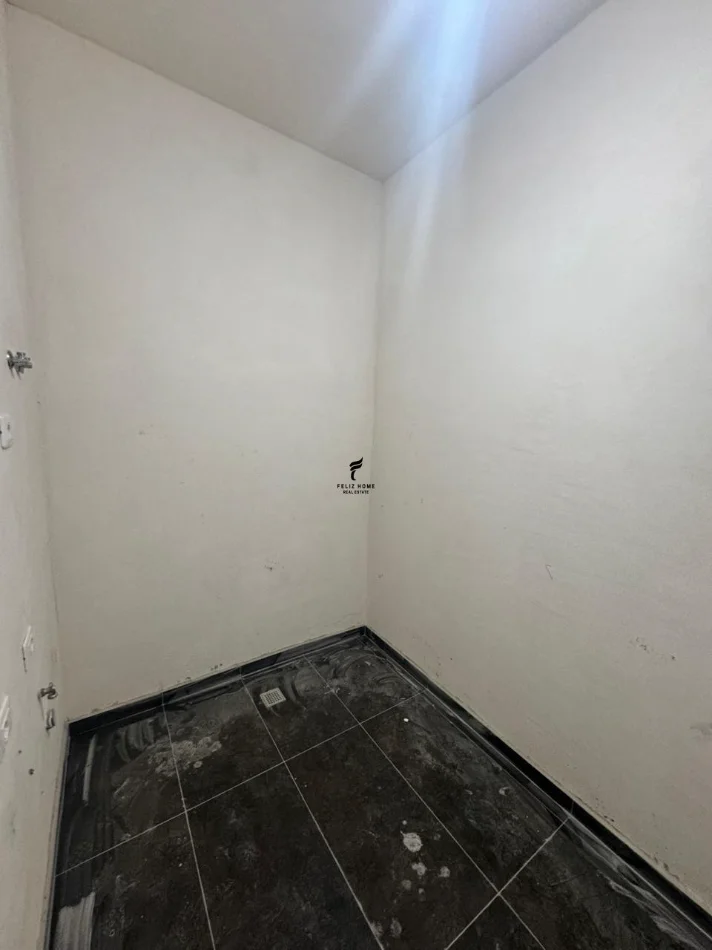 Tirane, shitet apartament 3+1 Kati 5, 125 m² 375.000 € (KOMUNA E PARISIT)