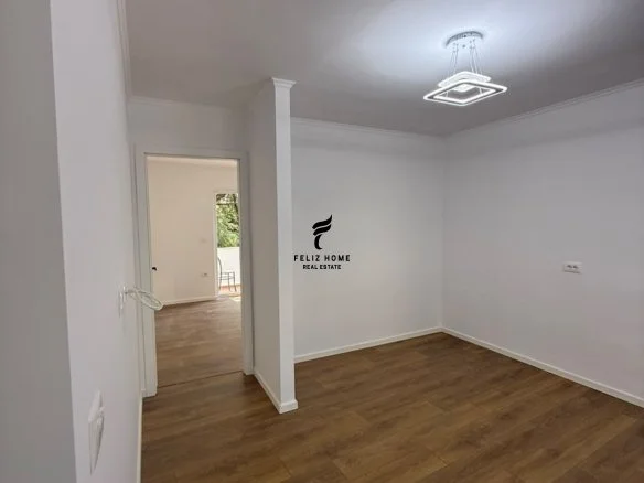 Tirane, shitet apartament 1+1+Ballkon Kati 4, 53 m² 118.000 € (XHAMLLIK)