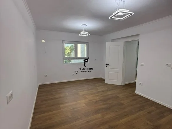 Tirane, shitet apartament 1+1+Ballkon Kati 4, 53 m² 118.000 € (XHAMLLIK)