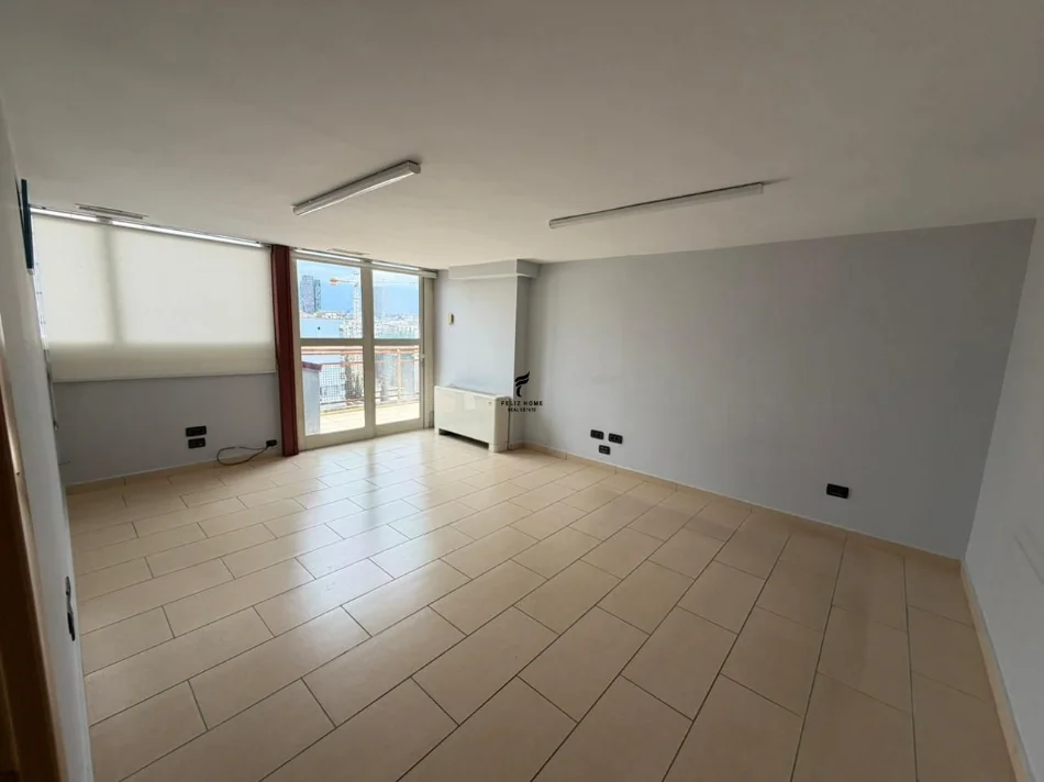 Tirane, jepet me qera zyre Kati 9, 450 m² 6.000 € (RRUGA E KAVAJES)