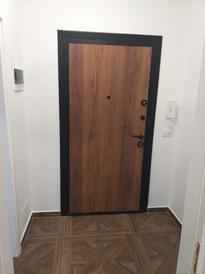 Tirane, jap me qera apartament 1+1+Ballkon Kati 6, 60 m² 450 € (Rr. Lucie Miloti)