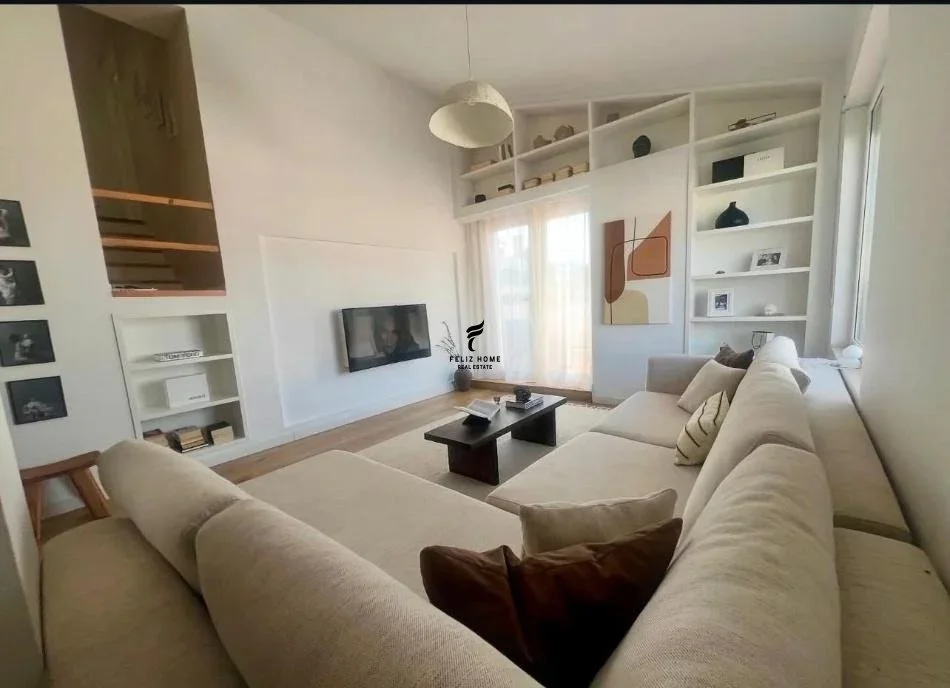 Tirane, jepet me qera apartament+verande | Penthouse 2+1 Kati 7, 180 m² 1.200 € (KODRA E DIELLIT)