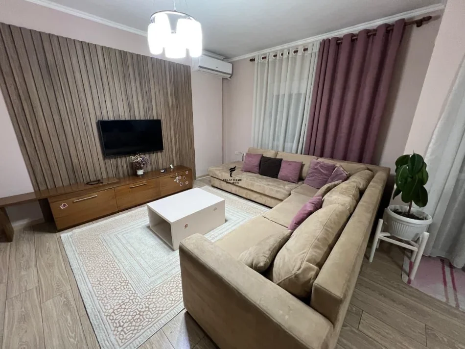 Tirane, jepet me qera apartament 2+1 , 106 m² 550 € (ASTIR)