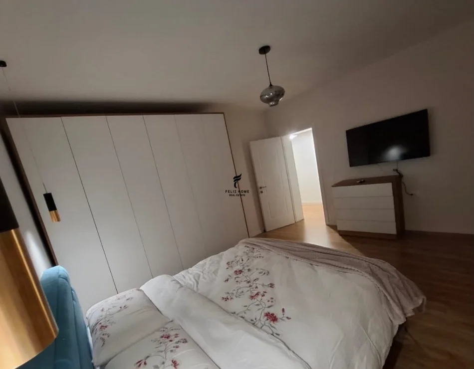 Tirane, jepet me qera apartament 1+1 Kati 2, 65 m² 600 € (SHKOLLA E BALETIT)