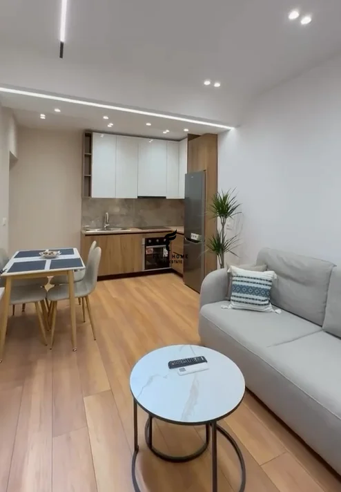 Tirane, shitet apartament 1+1 Kati 4, 60 m² 163.000 € (PAZARI I RI)