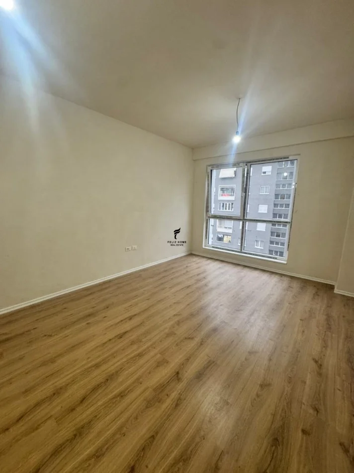 Tirane, shitet apartament 3+1 Kati 5, 125 m² 375.000 € (KOMUNA E PARISIT)