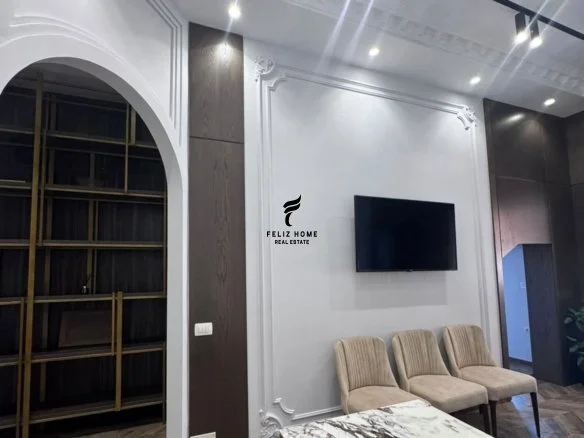 Tirane, jepet me qera zyre Kati 7, 60 m² 650 € (RRUGA E KAVAJES)