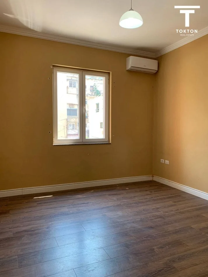 Tirane, jepet me qera apartament 2+1 Kati 2, 94 m² 850 € (Bllok)