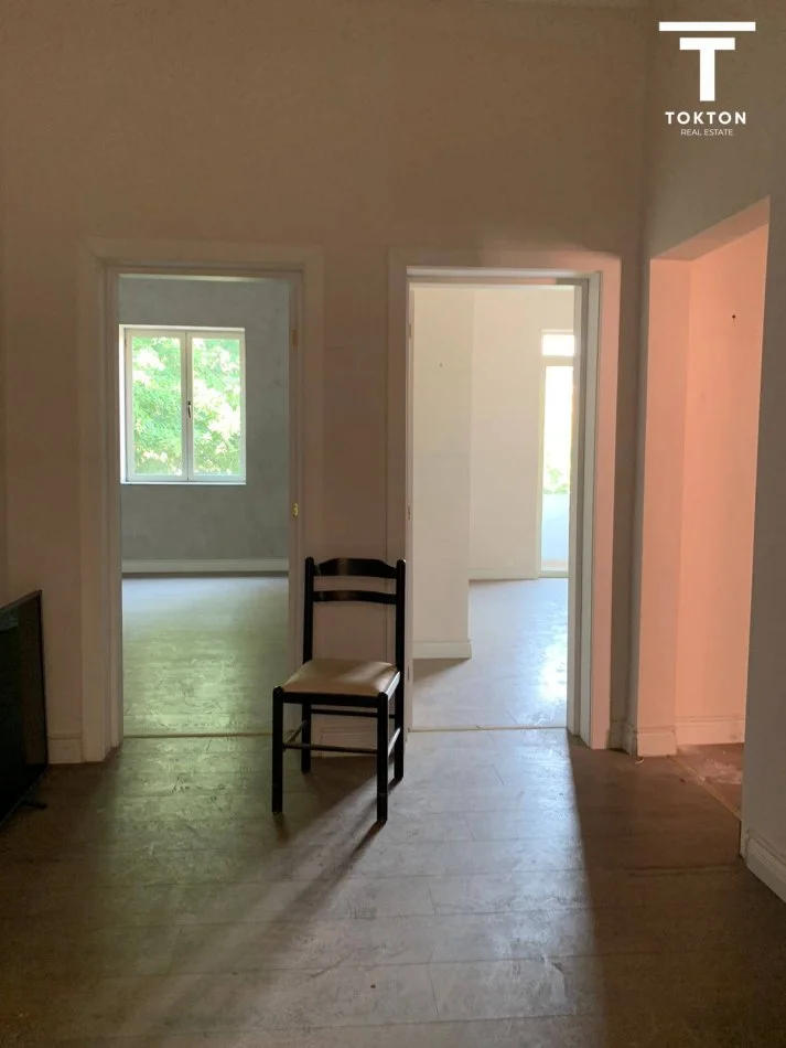 Tirane, jepet me qera apartament 2+1+Ballkon Kati 3, 96 m² 1.000 € (Bllok)