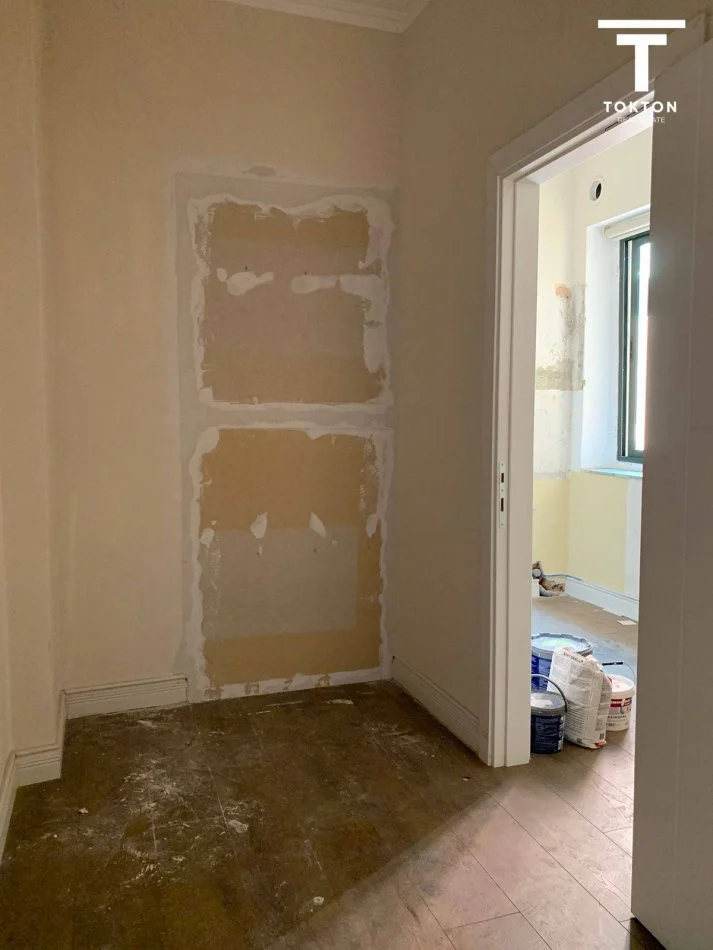 Tirane, jepet me qera apartament 2+1+Ballkon Kati 3, 96 m² 1.000 € (Bllok)