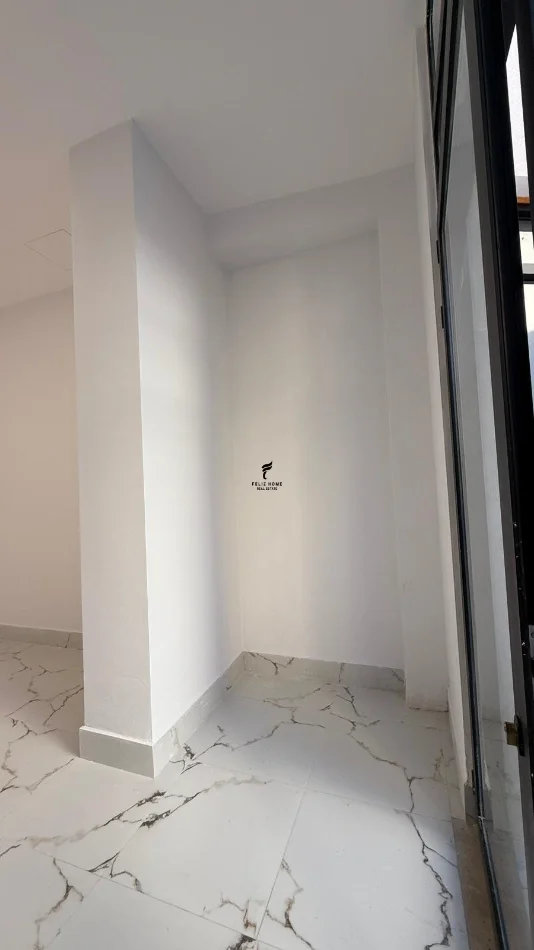 Tirane, jepet me qera dyqan Kati 0, 34 m² 800 € (MINE PEZA)