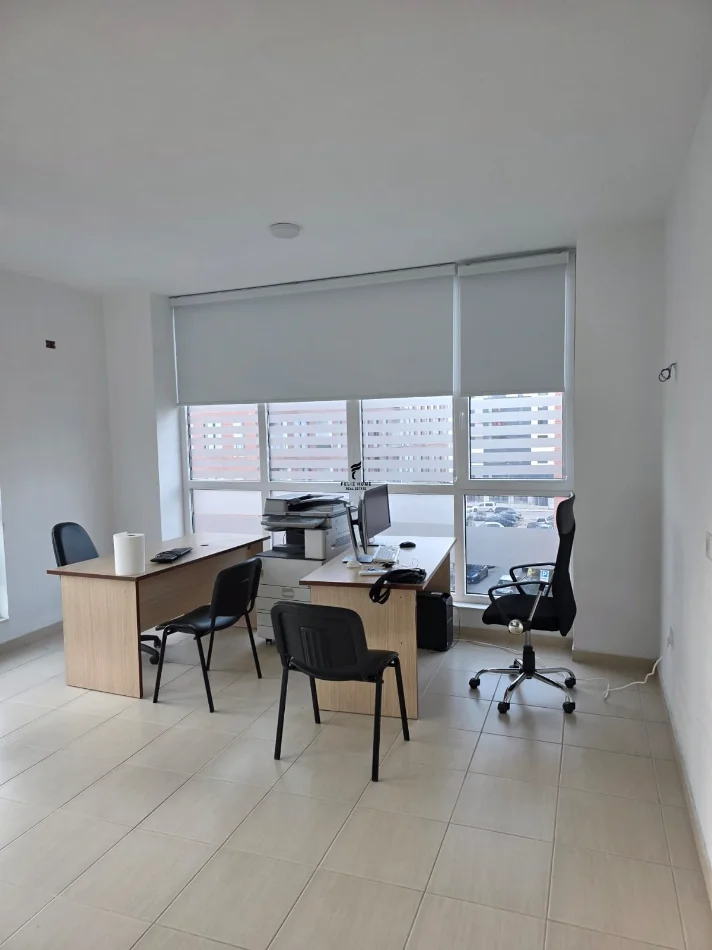 Tirane, jepet me qera zyre Kati 3, 60 m² 440 € (BULEVARDI I RI)